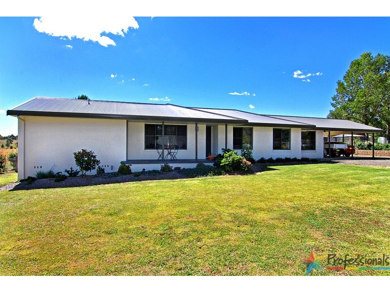 25 Translator Road, Armidale NSW 2350