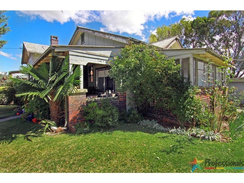 7 Duke Street, Uralla NSW 2358