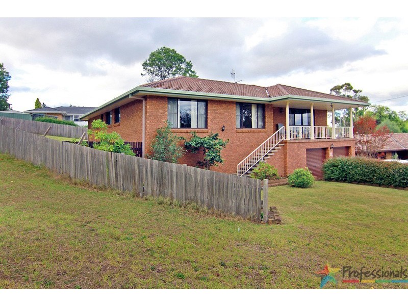 11 Simpson Avenue, Armidale NSW 2350