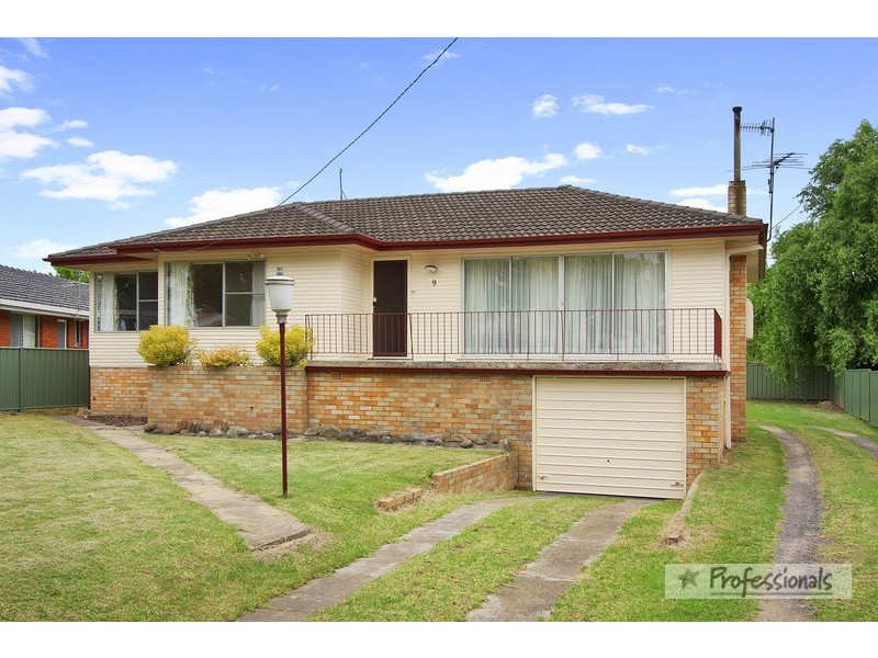 9 Queen Elizabeth Drive, Armidale NSW 2350