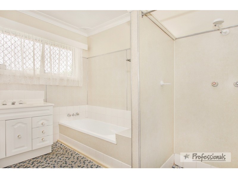 9 Queen Elizabeth Drive, Armidale NSW 2350