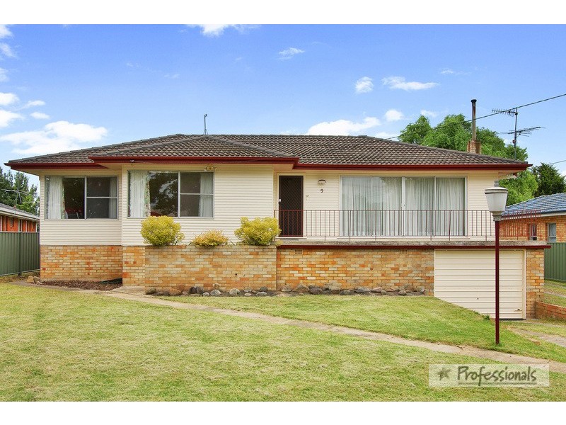 9 Queen Elizabeth Drive, Armidale NSW 2350