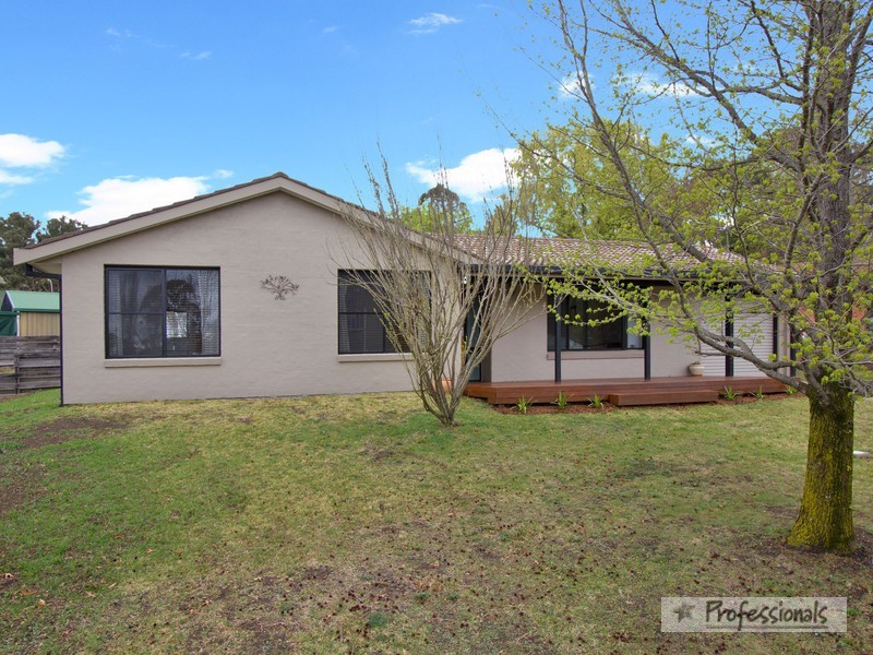 6 Moyes Street, Armidale NSW 2350