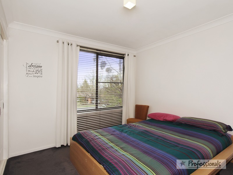 6 Moyes Street, Armidale NSW 2350