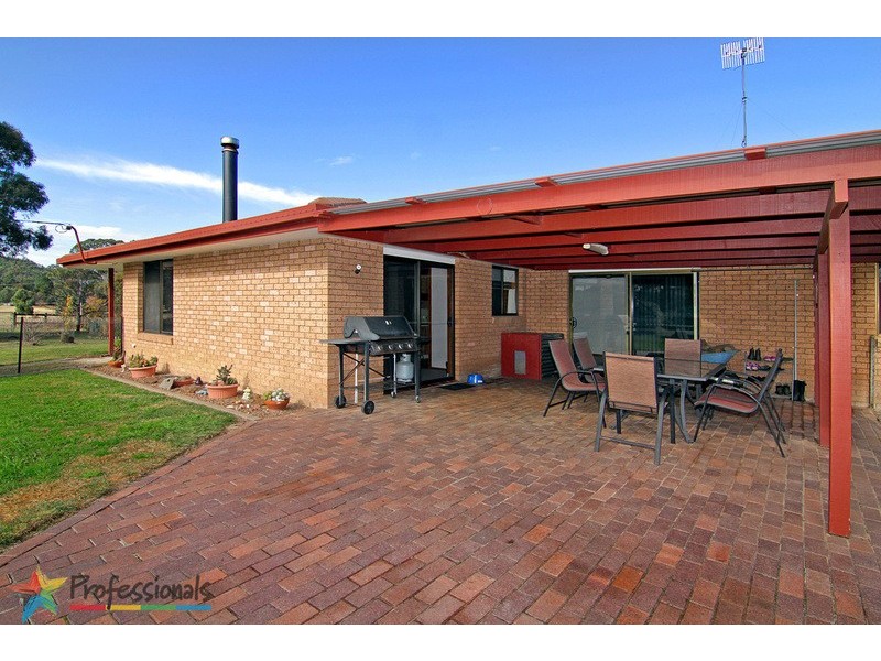26 Barloo Road, Armidale NSW 2350