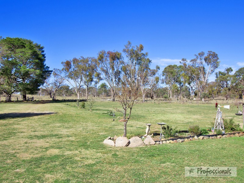 419 Hillview Road, Uralla NSW 2358