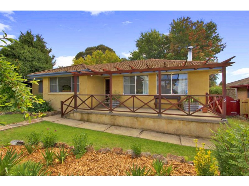 5 Kenelmac Avenue, Armidale NSW 2350