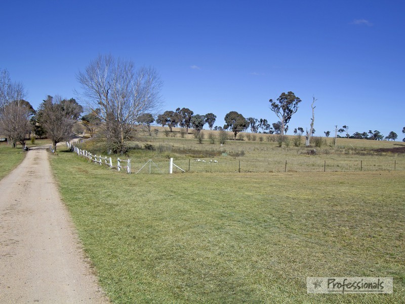 61 Tulong Road, Armidale NSW 2350
