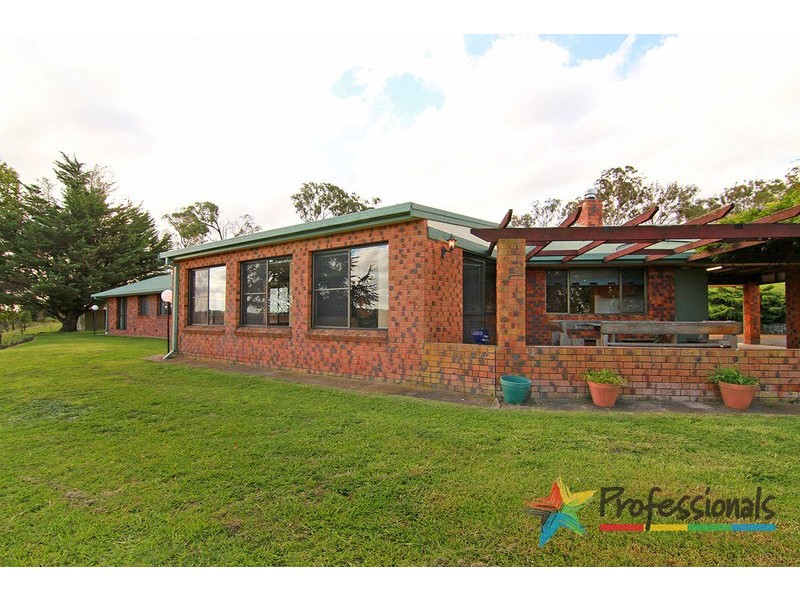 102 Browning Drive, Armidale NSW 2350
