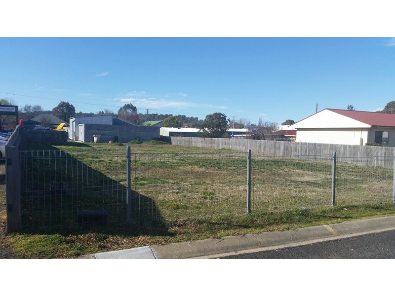 11 West Avenue, Armidale NSW 2350