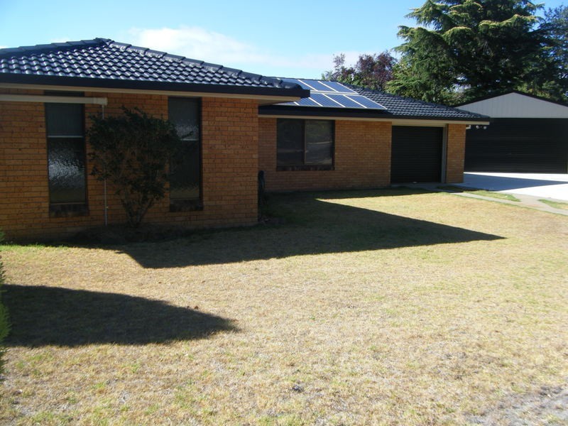 1 Penfold Place, Armidale NSW 2350