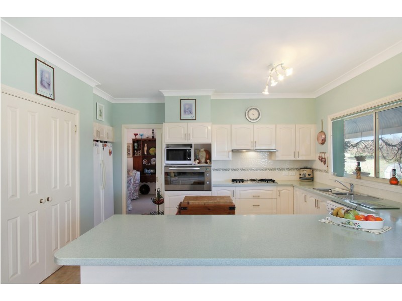 10 Fitzroy Street, Uralla NSW 2358
