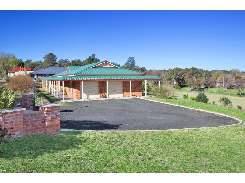 10 Fitzroy Street, Uralla NSW 2358