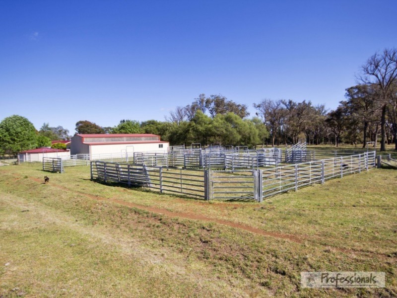 542 Hawthorne Drive, Armidale NSW 2350