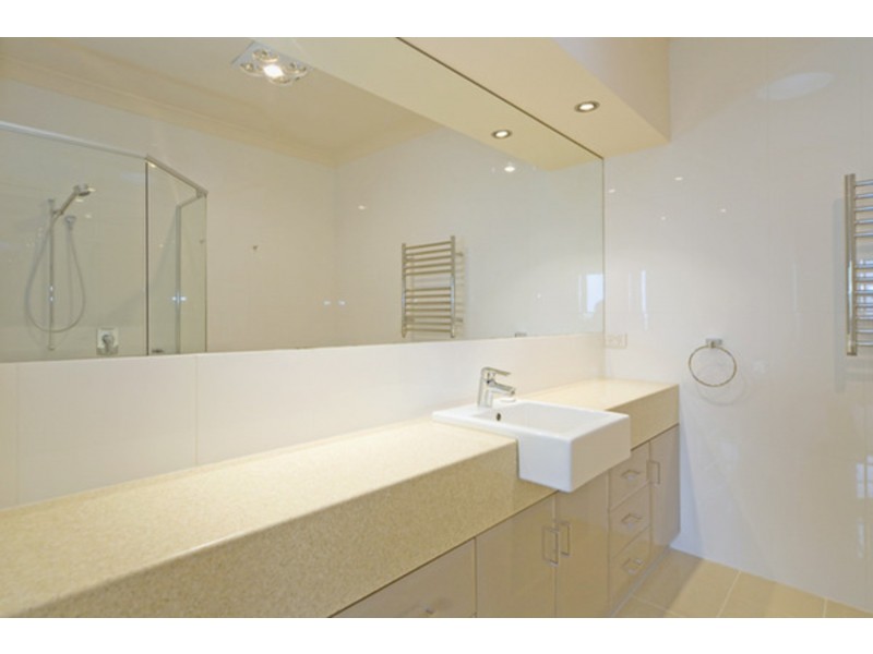 2/2 Illallangi Close, Armidale NSW 2350