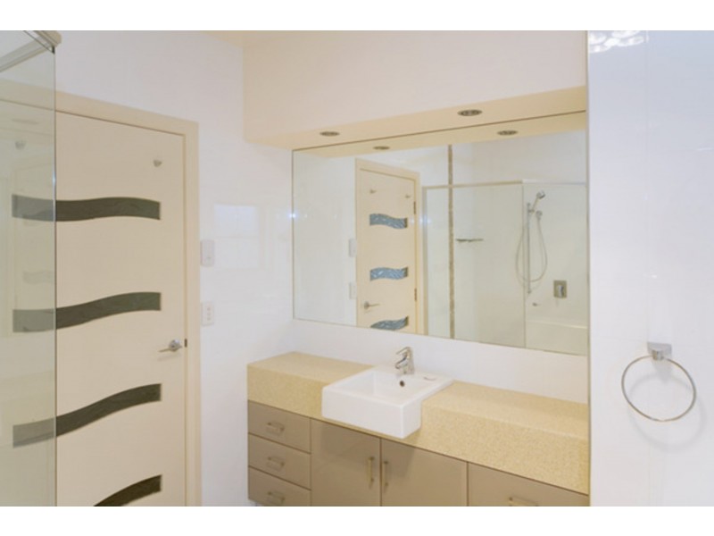 2/2 Illallangi Close, Armidale NSW 2350