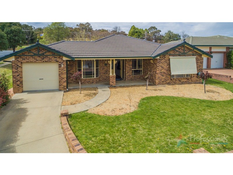 1 Williams Place, Armidale NSW 2350