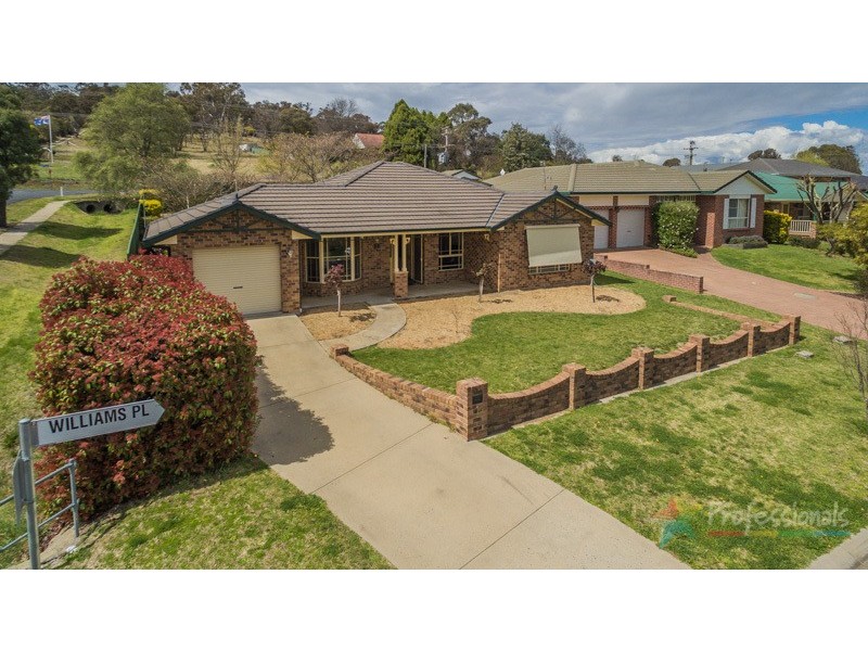 1 Williams Place, Armidale NSW 2350