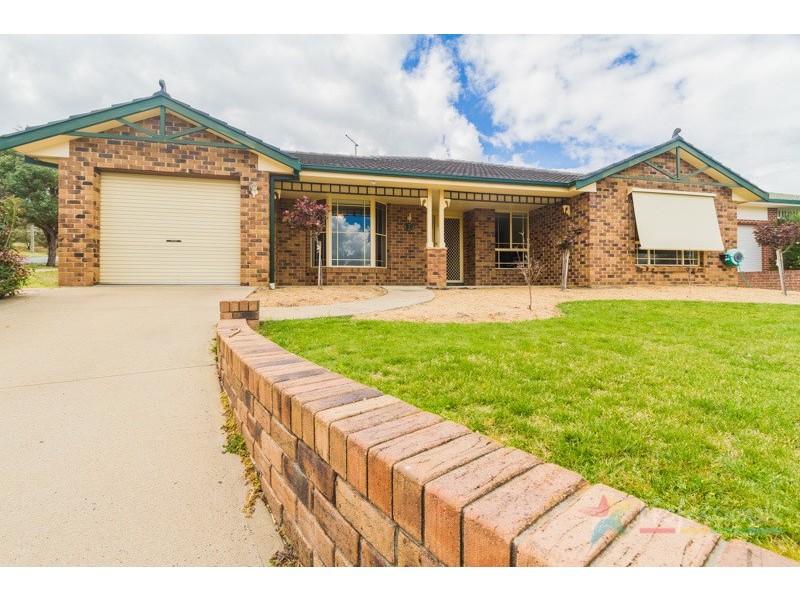 1 Williams Place, Armidale NSW 2350