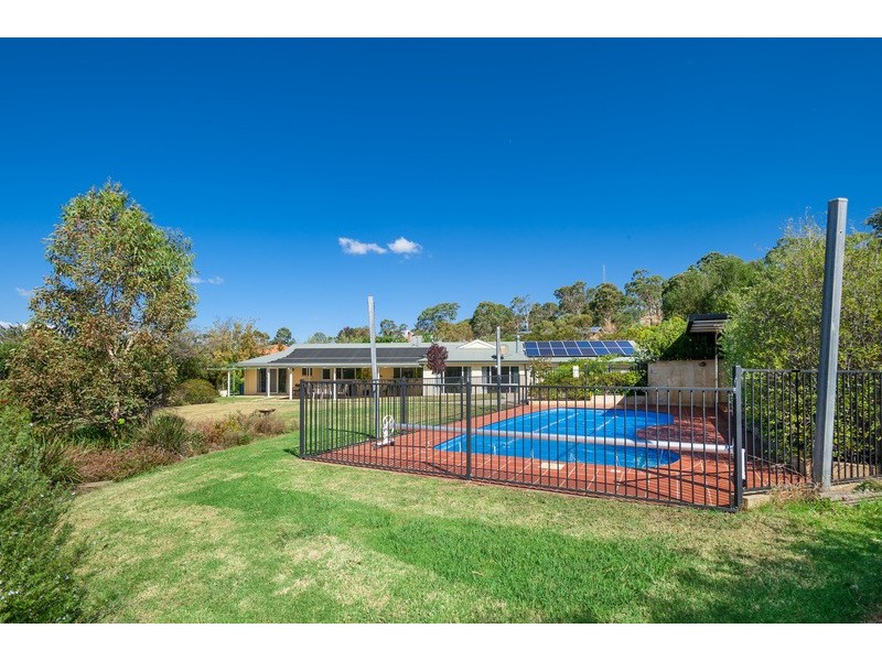 52 The Avenue, Armidale NSW 2350