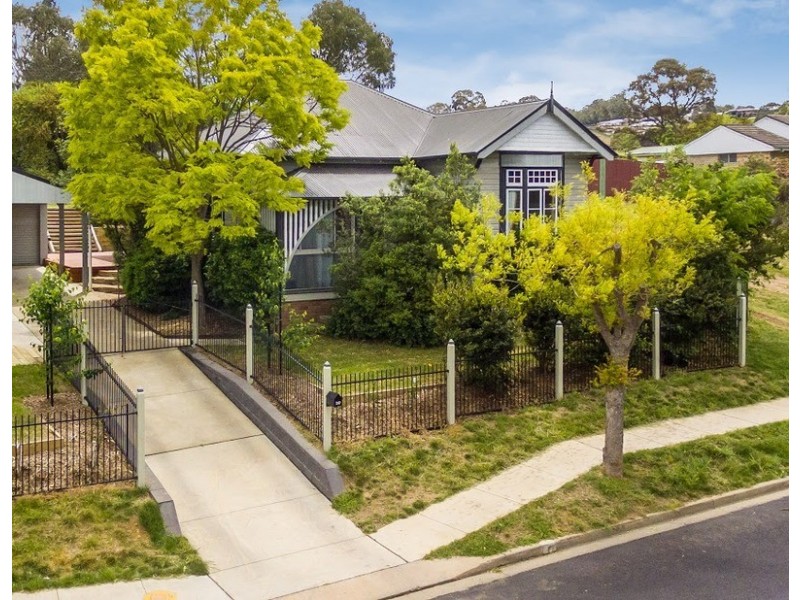 217 Erskine Street, Armidale NSW 2350