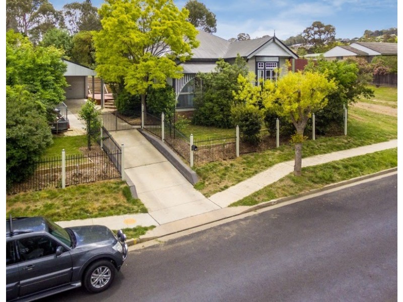 217 Erskine Street, Armidale NSW 2350