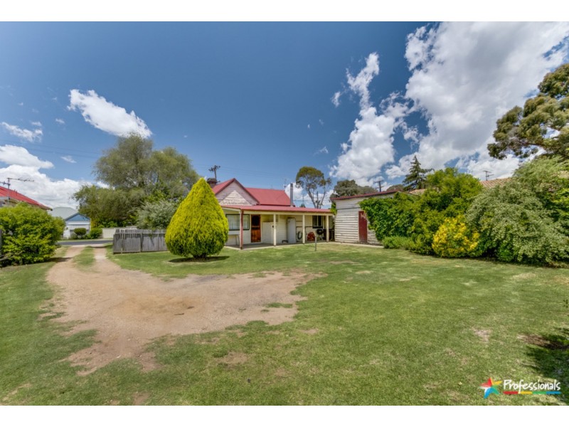 102 Niagara Street, Armidale NSW 2350