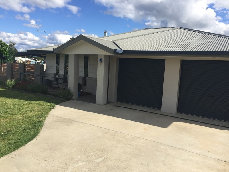 3 Albion Close, Armidale NSW 2350