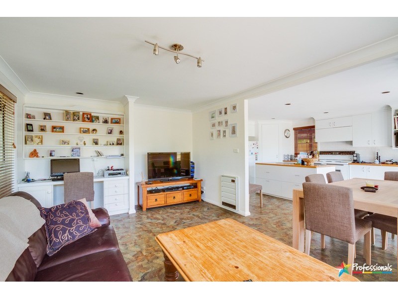 6 Caroline Crescent, Armidale NSW 2350