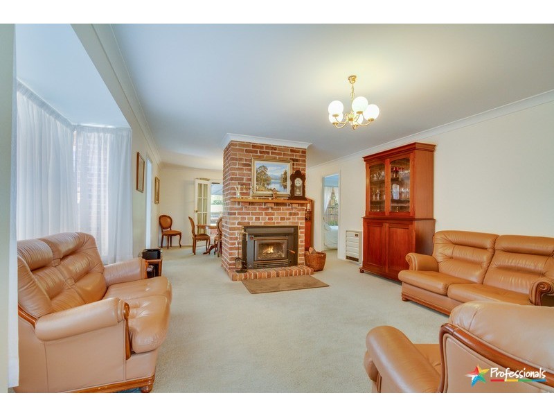 6 Caroline Crescent, Armidale NSW 2350