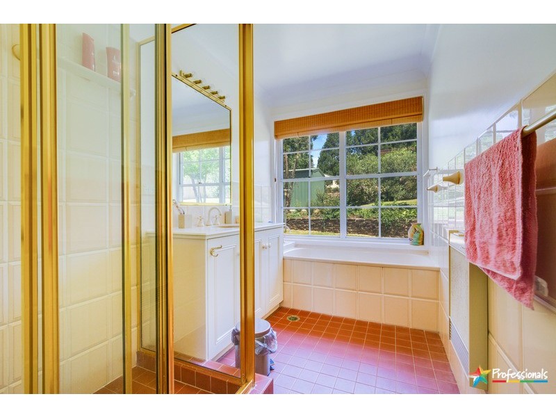 6 Caroline Crescent, Armidale NSW 2350