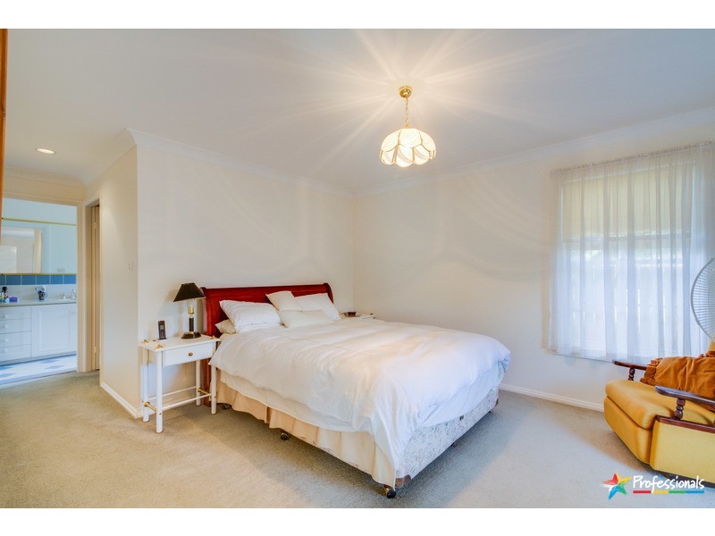 6 Caroline Crescent, Armidale NSW 2350