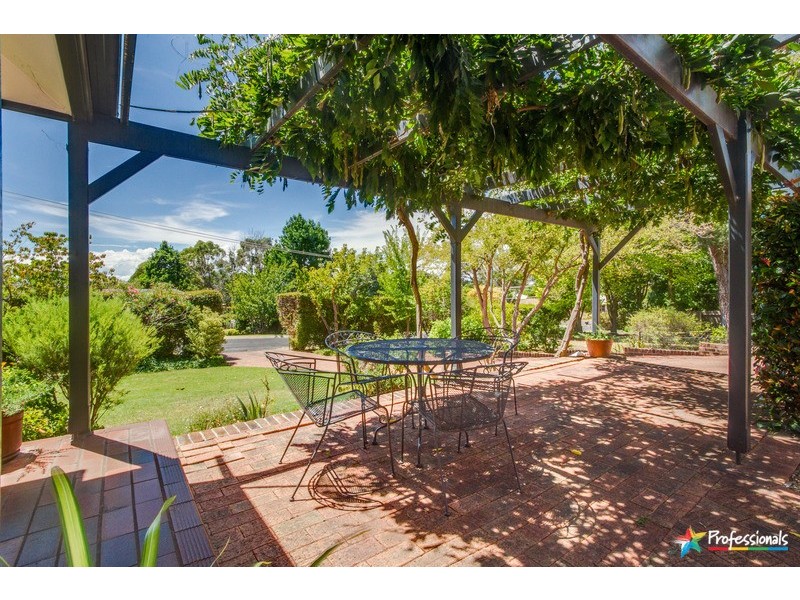 6 Caroline Crescent, Armidale NSW 2350