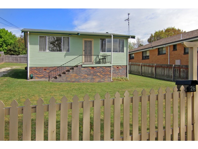 26 Mayfield Avenue, Armidale NSW 2350