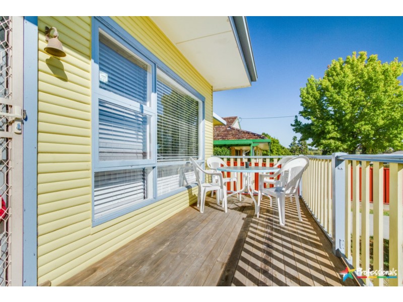 2A James Avenue, Armidale NSW 2350