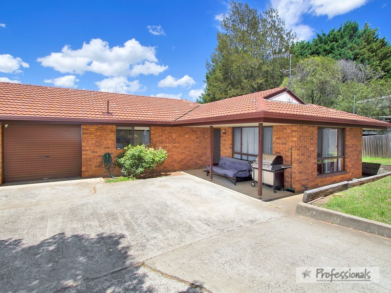 1 & 2/9 Napier Court, Armidale NSW 2350
