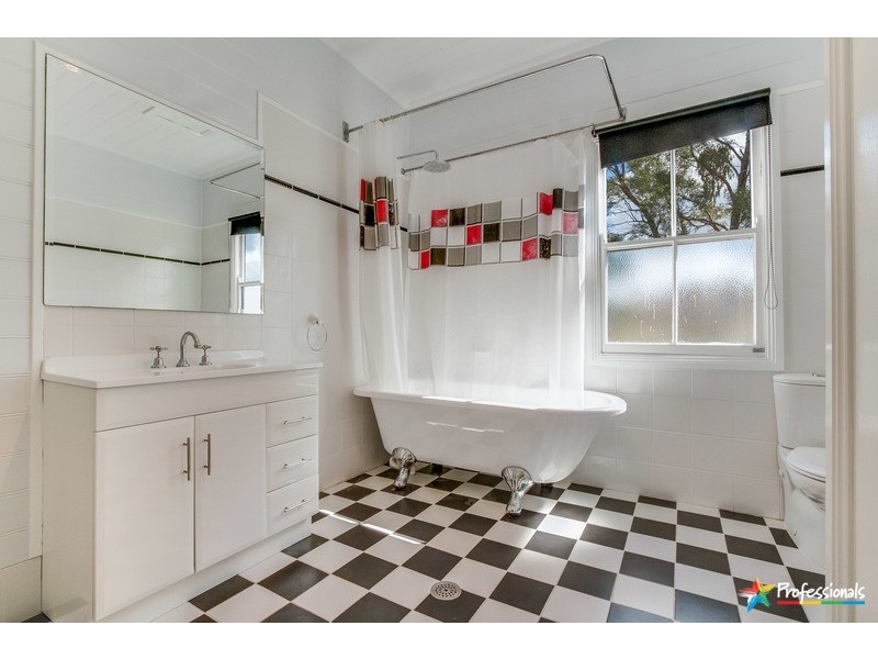26 McCrossin Street, Uralla NSW 2358