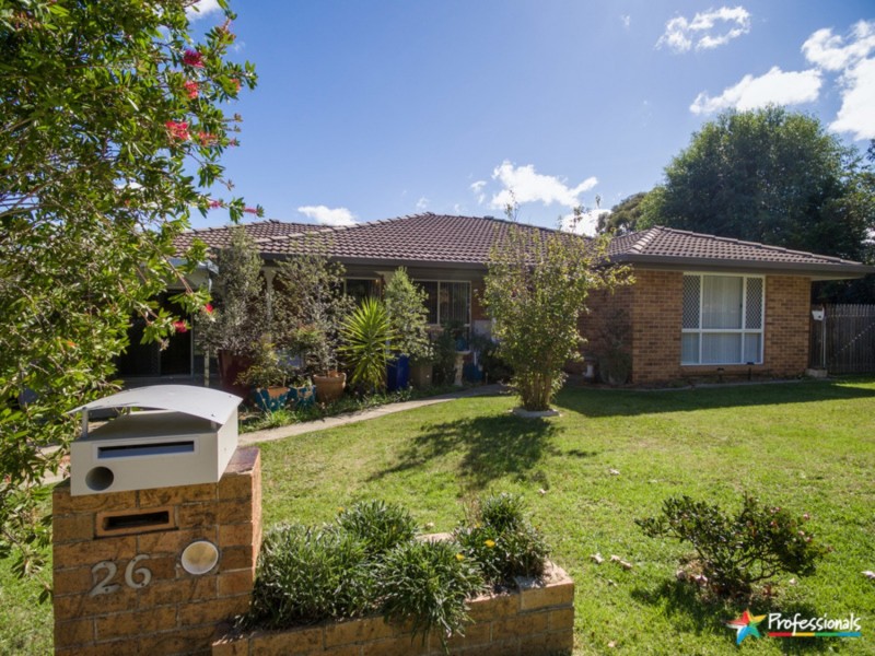 26 Crest Road, Armidale NSW 2350
