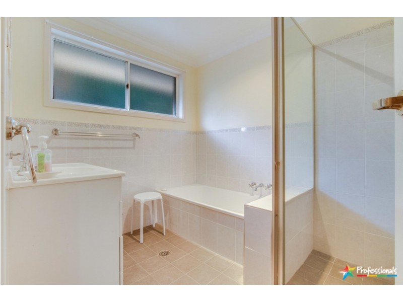 26 Crest Road, Armidale NSW 2350