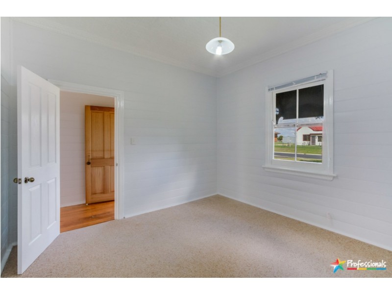 26 McCrossins Street, Uralla NSW 2358