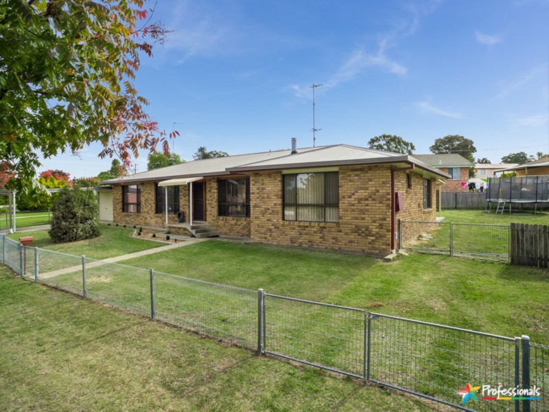 3 Howard Place, Armidale NSW 2350