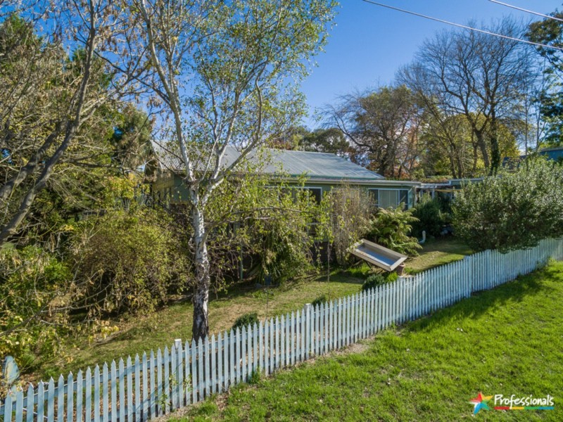 2 Park Street, Uralla NSW 2358