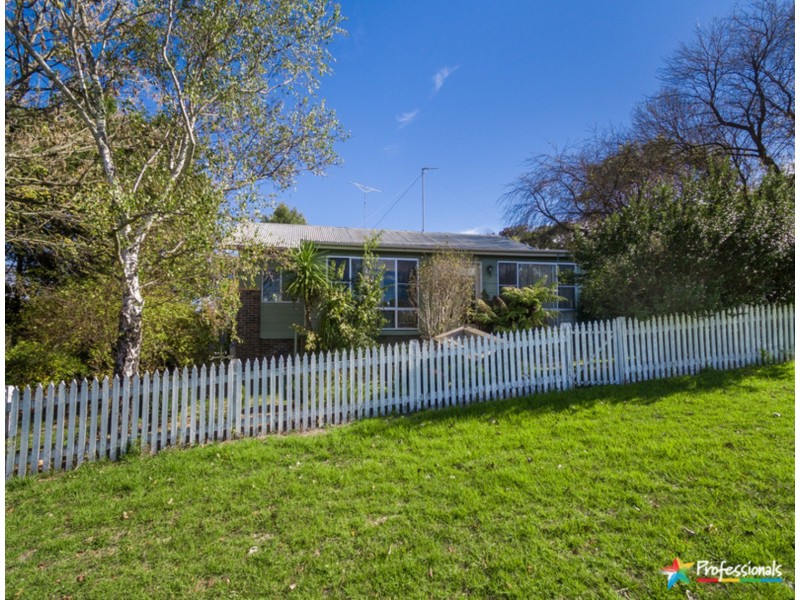 2 Park Street, Uralla NSW 2358