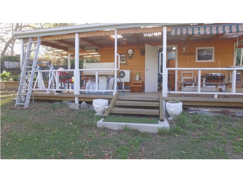 2 Park Street, Uralla NSW 2358