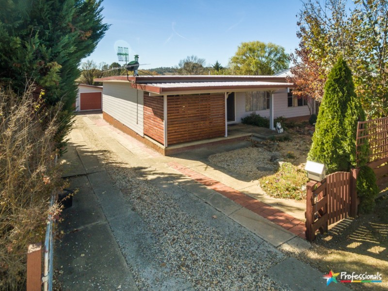 3 Grafton Road, Armidale NSW 2350