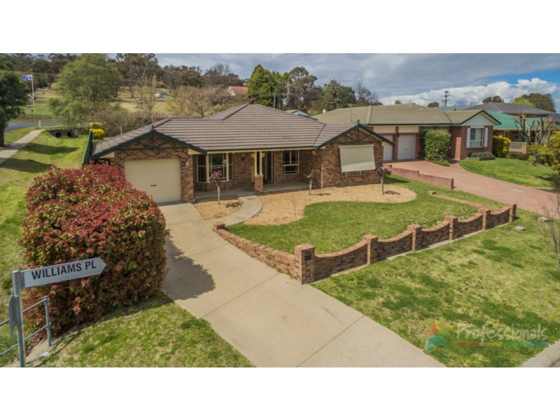 1 Williams Place, Armidale NSW 2350