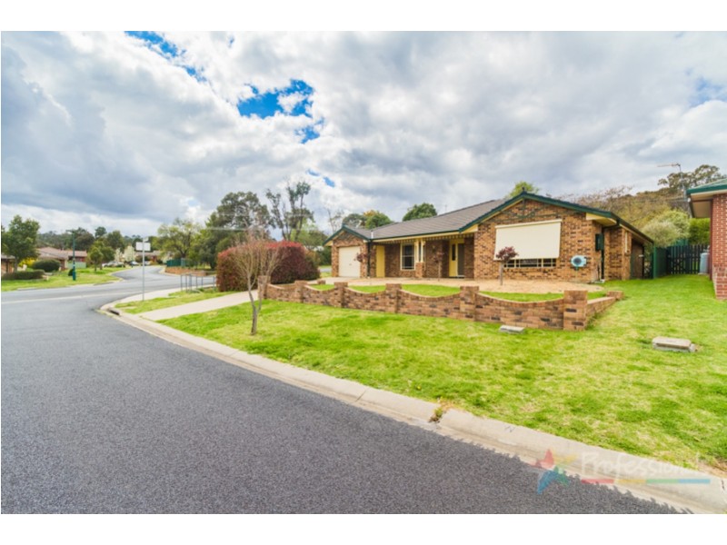 1 Williams Place, Armidale NSW 2350