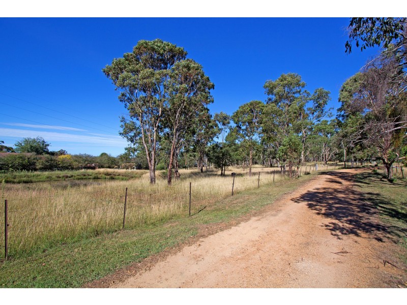 21 Kellys Plains Road, Armidale NSW 2350