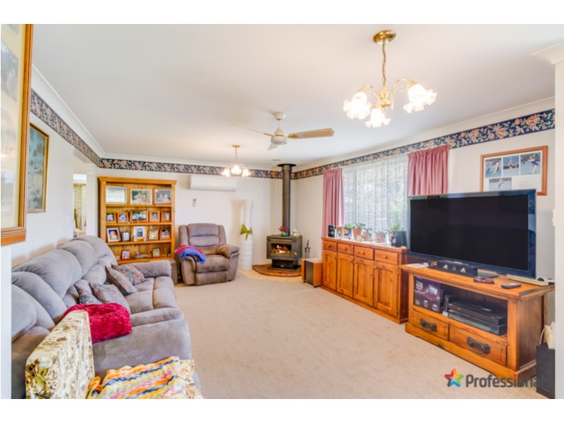 35 Centennial Close, Armidale NSW 2350