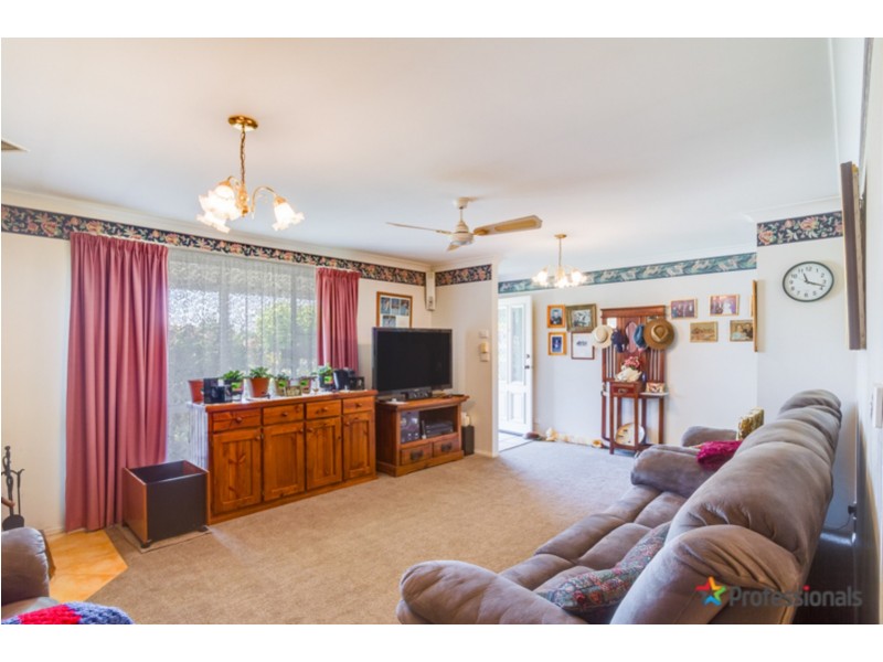 35 Centennial Close, Armidale NSW 2350